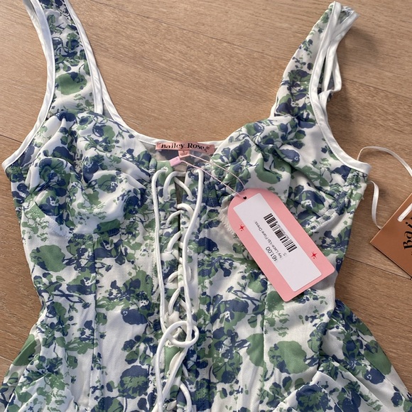 NWT Bailey Rose Floral Front Lace Up Mini Dress, Sz S - Picture 3 of 3